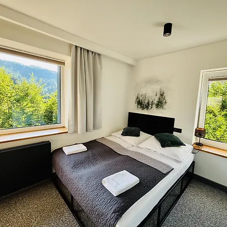 アパート Makuchowka コルビエルフ